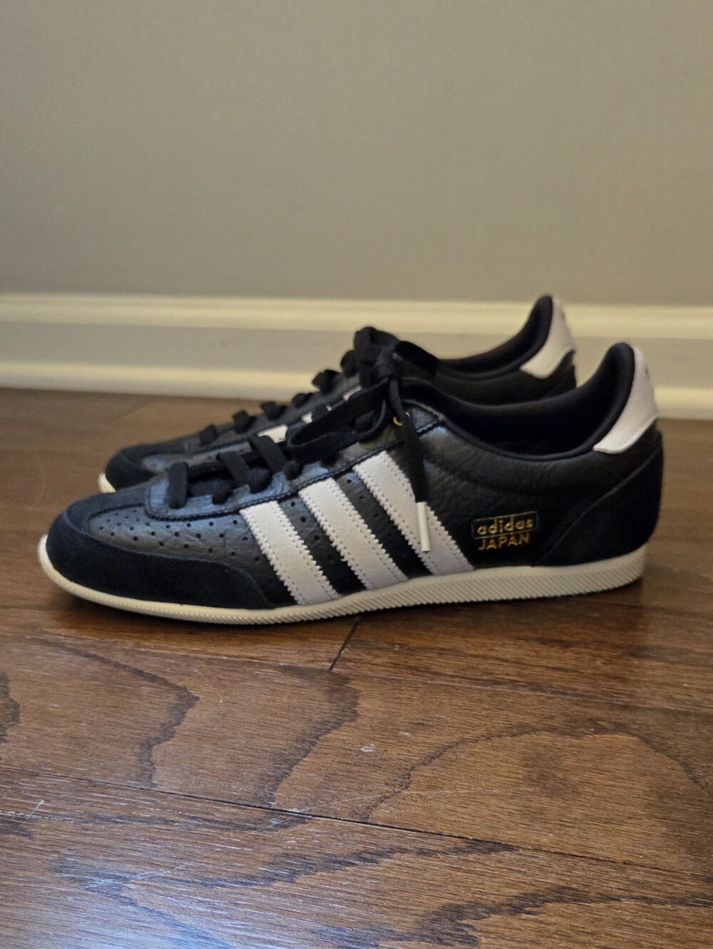Adidas Black Japan Women's Smeakers Size 8 - Picture 4 of 8